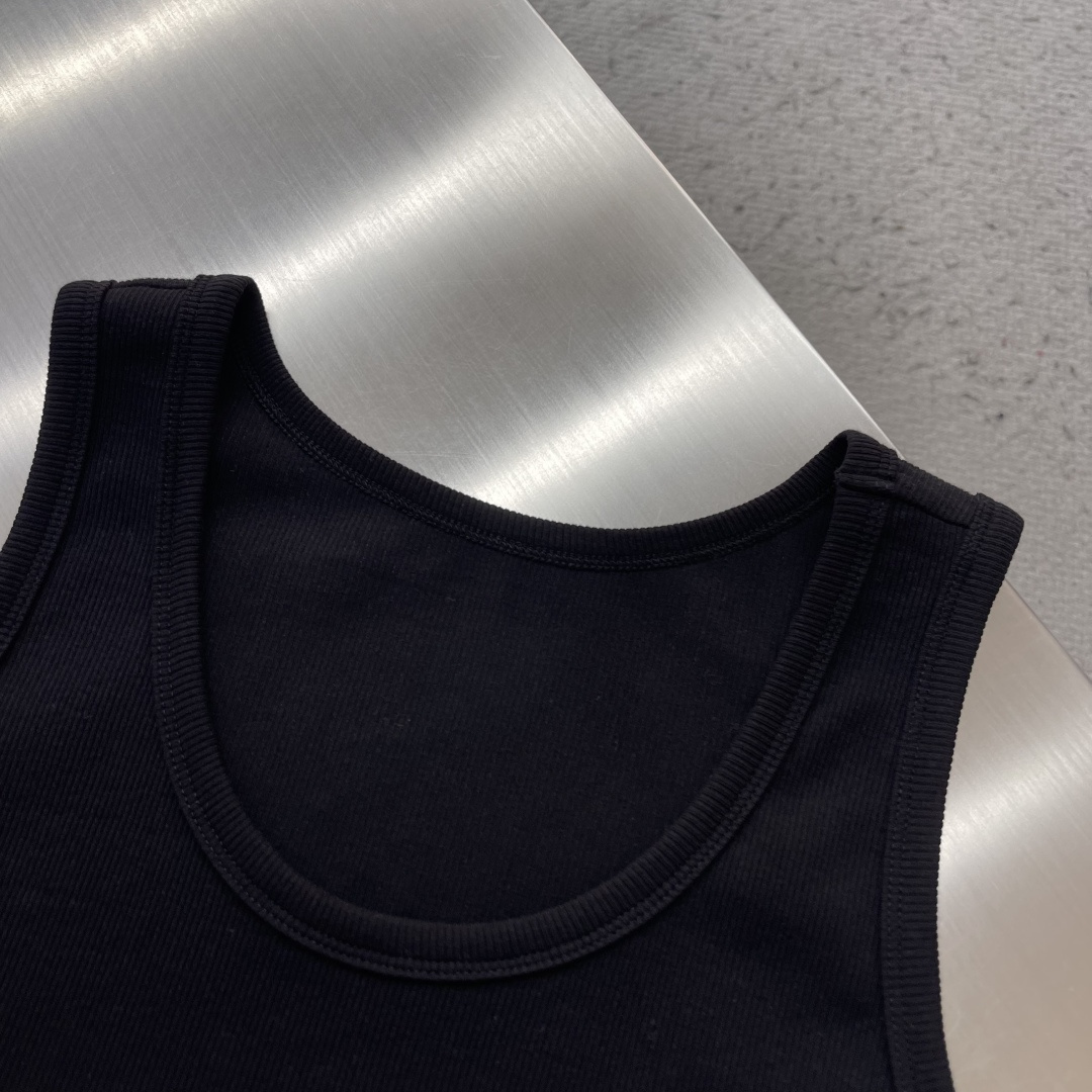 -Acne Studio    SS26夏季新款背心，胸前印花字母自带潮酷基因～ 螺纹弹力棉质亲肤又有型