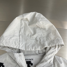 -DESCENTE/迪桑特 拼色夏季同款情侣防晒衣,男女同款连帽轻薄皮肤衣,单层防晒衣,实测紫外线值 -DESCENTE/迪桑特 拼色夏季同款情侣防晒衣,男女同款连帽轻薄皮肤衣,单层防晒衣,实测紫外线值