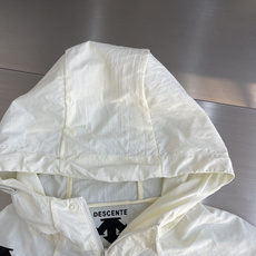 -DESCENTE/迪桑特 拼色夏季同款情侣防晒衣,男女同款连帽轻薄皮肤衣,单层防晒衣,实测紫外线值 -DESCENTE/迪桑特 拼色夏季同款情侣防晒衣,男女同款连帽轻薄皮肤衣,单层防晒衣,实测紫外线值