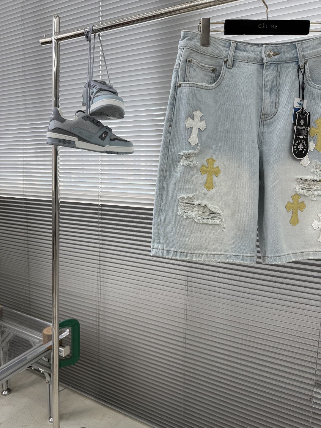 -CH 克罗心    牛仔短裤 十字元素贴皮绣花男女同款式材质 牛仔布 尺码：M-XXL
