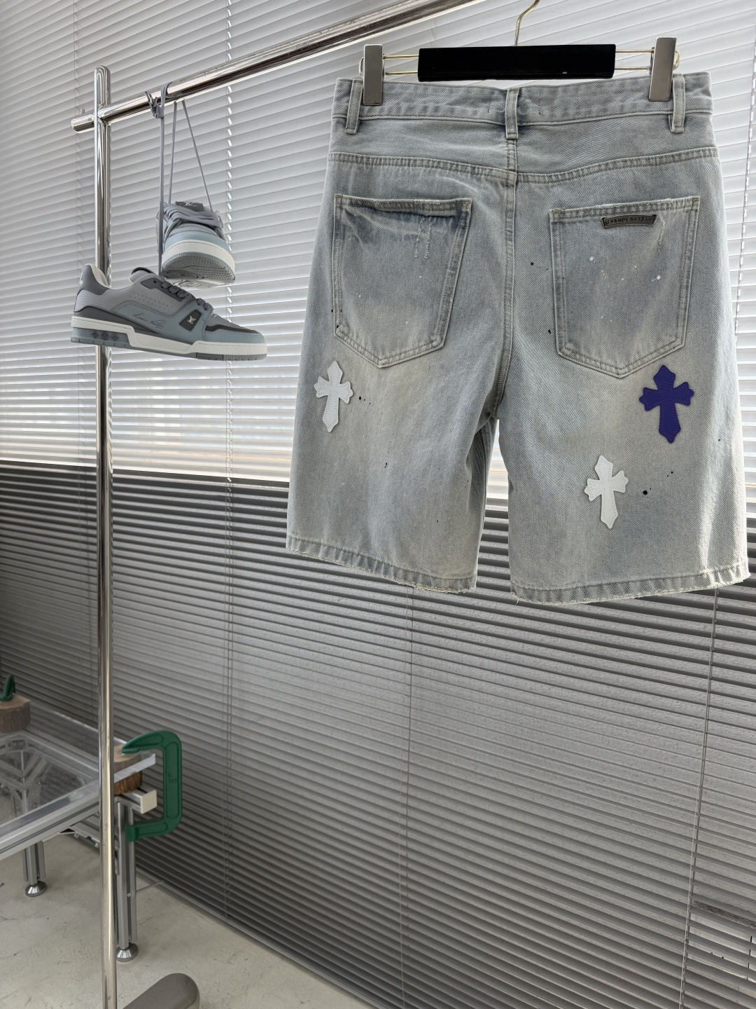 -CH 克罗心    牛仔短裤 十字元素贴皮绣花男女同款式材质 牛仔布 尺码：M-XXL