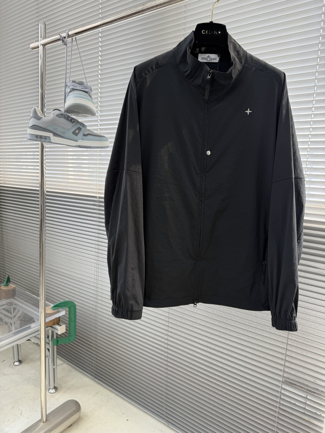 -Stone Island    最帅气的机能风格超薄外套男士 黑色 一切都是以恰到好处的贴合度去制做的