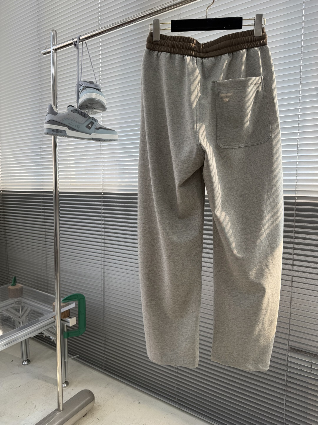 -Loro Piana    专属夏季冰感休闲裤高阶男士夏日刚需神裤撞色米白腰头+质感抽绳，低调层次拉满