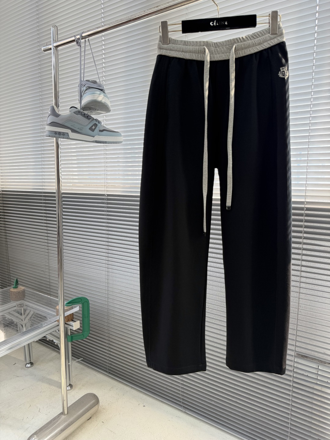 -Loro Piana    专属夏季冰感休闲裤高阶男士夏日刚需神裤撞色米白腰头+质感抽绳，低调层次拉满