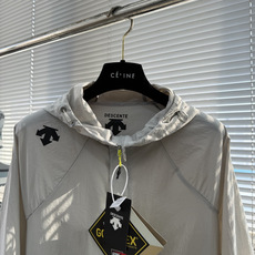 -DESCENTE/迪桑特 拼色夏季同款情侣防晒衣,男女同款连帽轻薄皮肤衣,单层防晒衣,实测紫外线值 -DESCENTE/迪桑特 拼色夏季同款情侣防晒衣,男女同款连帽轻薄皮肤衣,单层防晒衣,实测紫外线值
