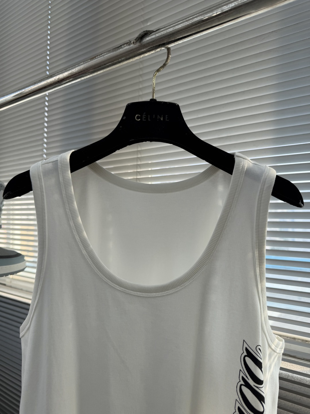 -Balenciag     SS26夏季新款背心，一眼沦陷的印花字母设计太吸睛！螺纹弹力棉质面料，亲肤