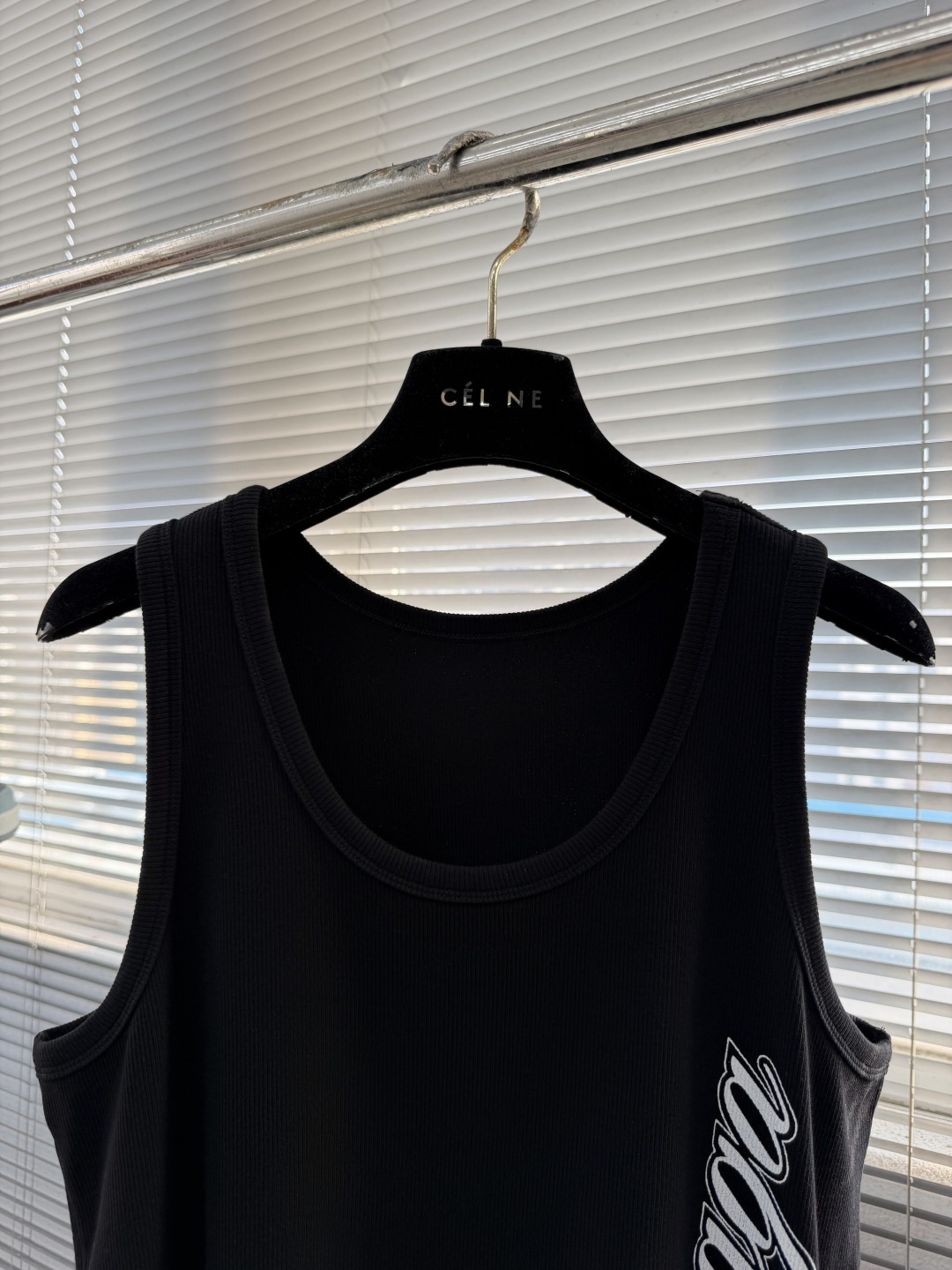 -Balenciag     SS26夏季新款背心，一眼沦陷的印花字母设计太吸睛！螺纹弹力棉质面料，亲肤
