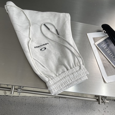 -Balenciag 春夏新款休闲短裤 面料定制定染 手感柔软细腻非常舒服😌水洗工艺、 -Balenciag 春夏新款休闲短裤 面料定制定染 手感柔软细腻非常舒服😌水洗工艺、