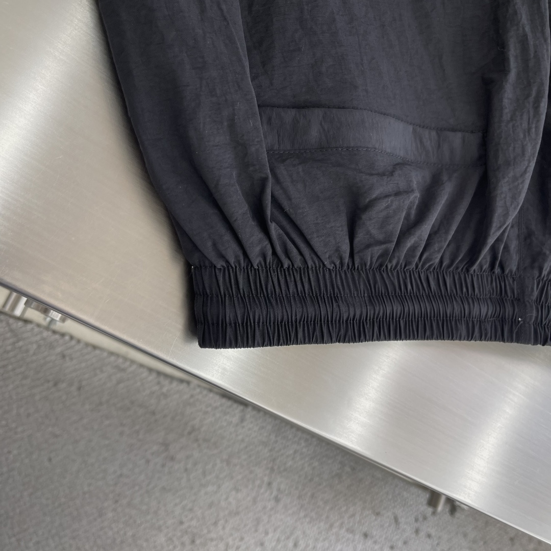 -Balenciag     26ss新款纯色Logo印花松紧腰 休闲短裤 宽松版型 男款 高版本码数：