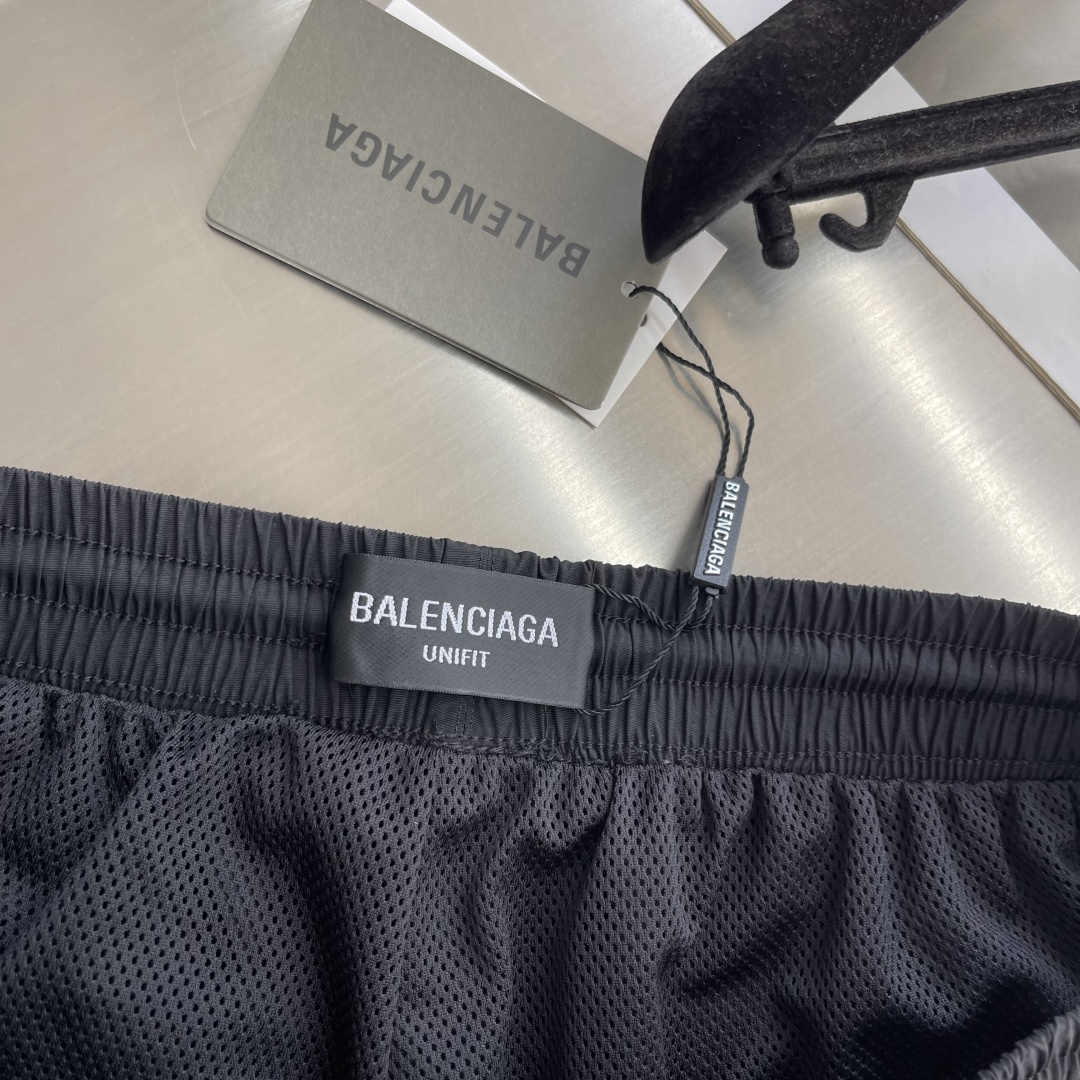-Balenciag     26ss新款纯色Logo印花松紧腰 休闲短裤 宽松版型 男款 高版本码数：