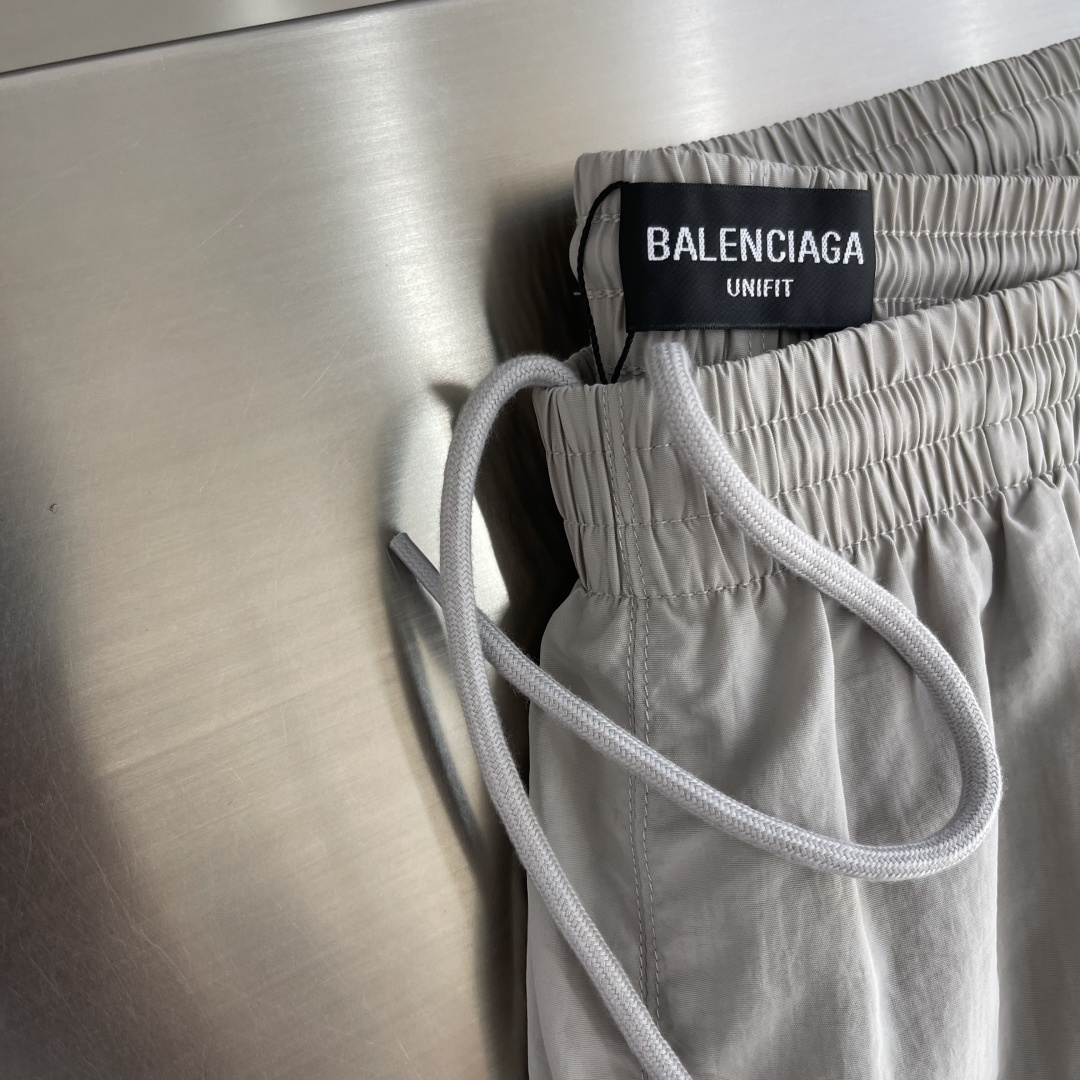 -Balenciag     26ss新款纯色Logo印花松紧腰 休闲短裤 宽松版型 男款 高版本码数：