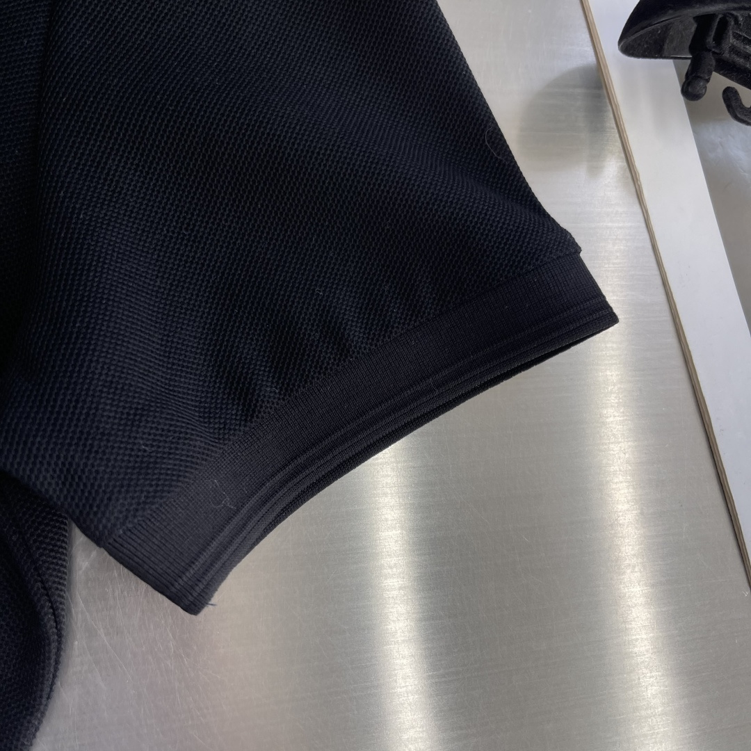 -PRAD     商务休闲通勤款,渠道精品!唯美主义的英式裁剪艺术尽显男士魅力风采.26春夏 专属标识