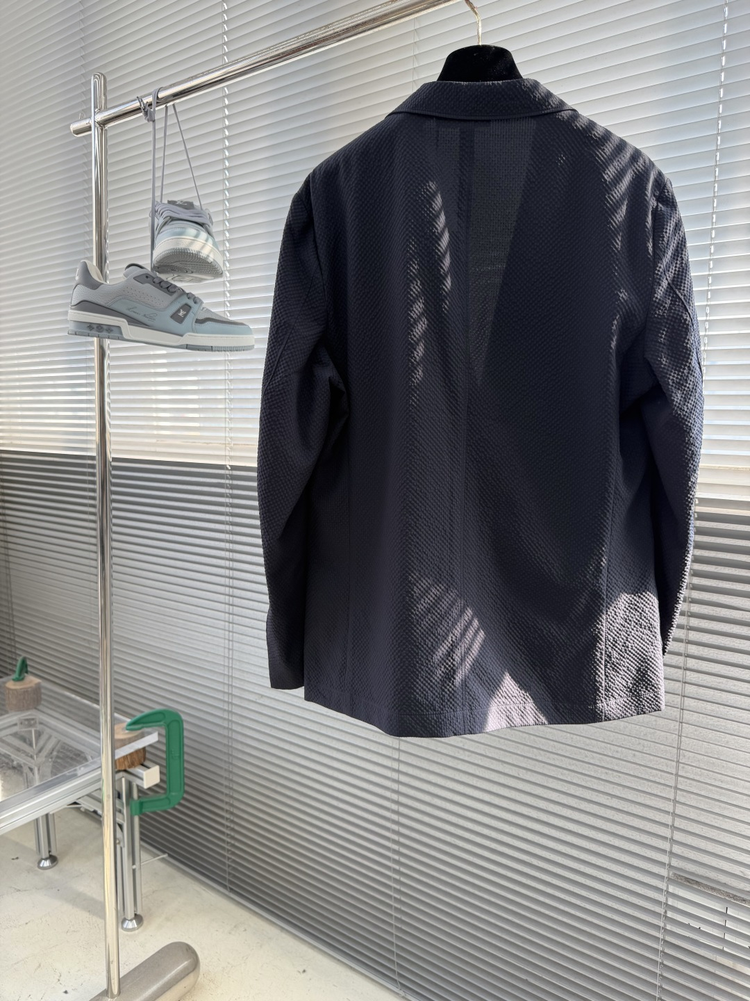 -Loro Piana     翻领深蓝色西装材质 聚酯纤维尺码：48-56（M-3XL）尺码48	衣长