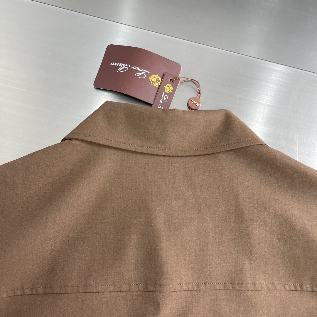 整套-Loro Piana     夹克翻领长裤松紧套装材质 羊毛混纺尺码：M-3XL尺码M	衣长67	