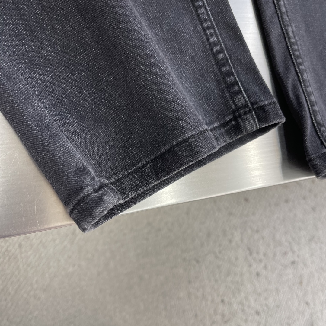 -BBR     26春夏薄款牛仔长裤 柔软亲肤面料 专柜最新战马铁标 品质感细节处理满满到位 黑牛 高