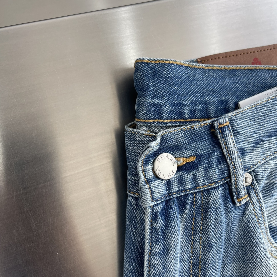 -PRAD    春夏潮流宽松牛仔裤👖宽松版直简👖超薄细柔棉✅透气舒适感十足 专柜款复刻 牛货对品控细节