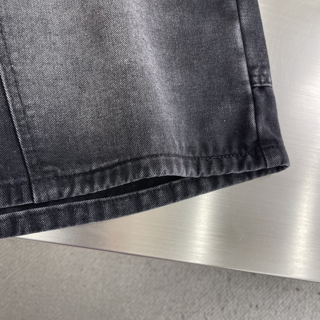 -Balenciag     牛仔系列短裤胶带涂鸦印花 logo五金配件复古洗水工艺 炒盐刷白复古黑立体