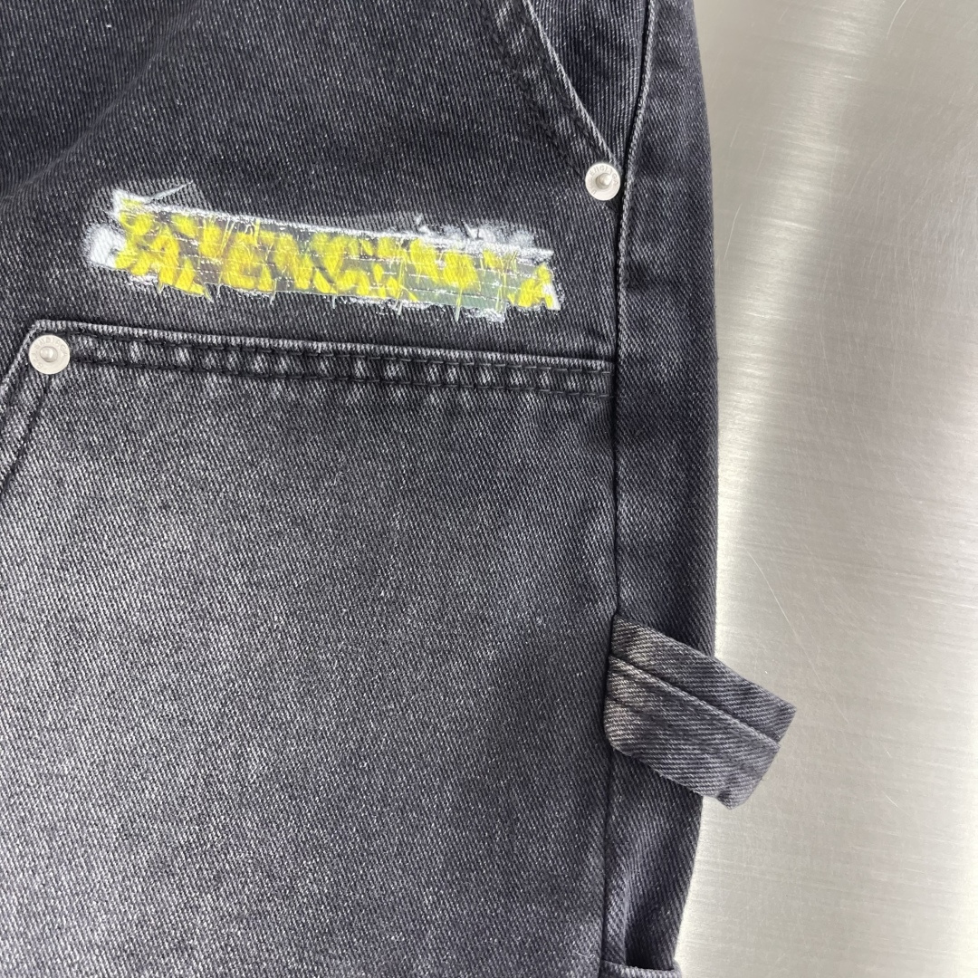 -Balenciag     牛仔系列短裤胶带涂鸦印花 logo五金配件复古洗水工艺 炒盐刷白复古黑立体