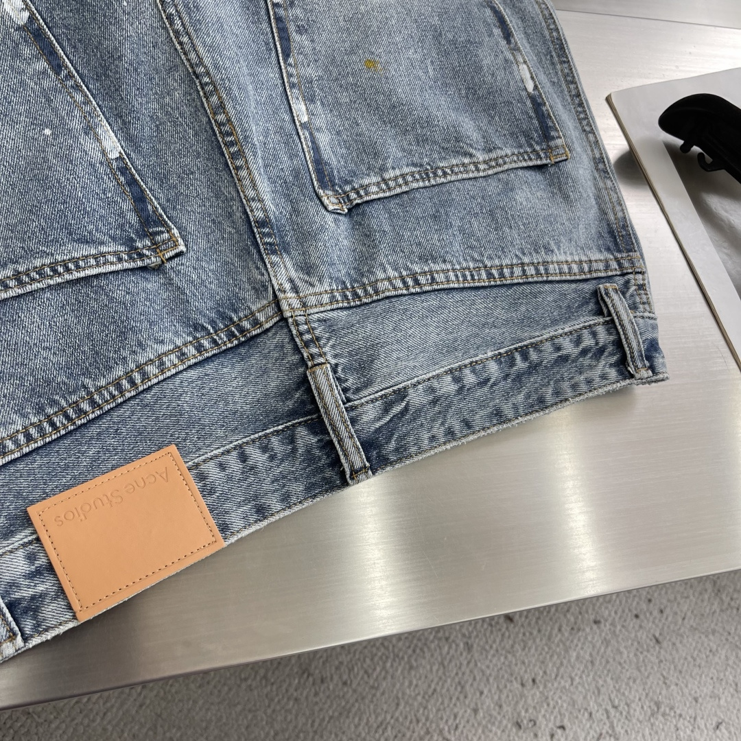 -Acne Studio     新款牛仔长裤随性的手绘泼墨涂鸦设计 洗水颜色，宽筒微弯刀阔腿版型 线条