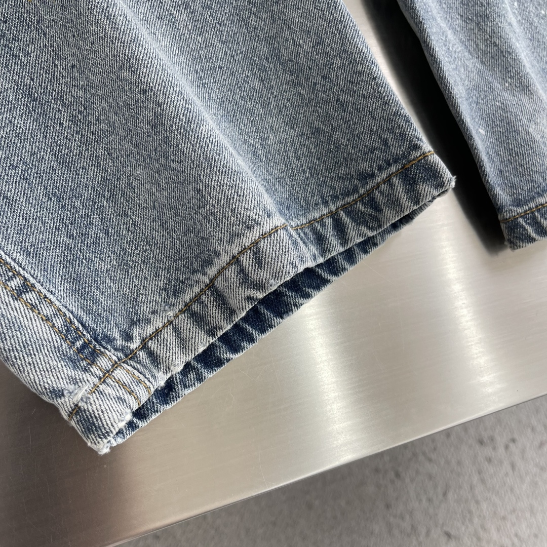-Acne Studio     新款牛仔长裤随性的手绘泼墨涂鸦设计 洗水颜色，宽筒微弯刀阔腿版型 线条