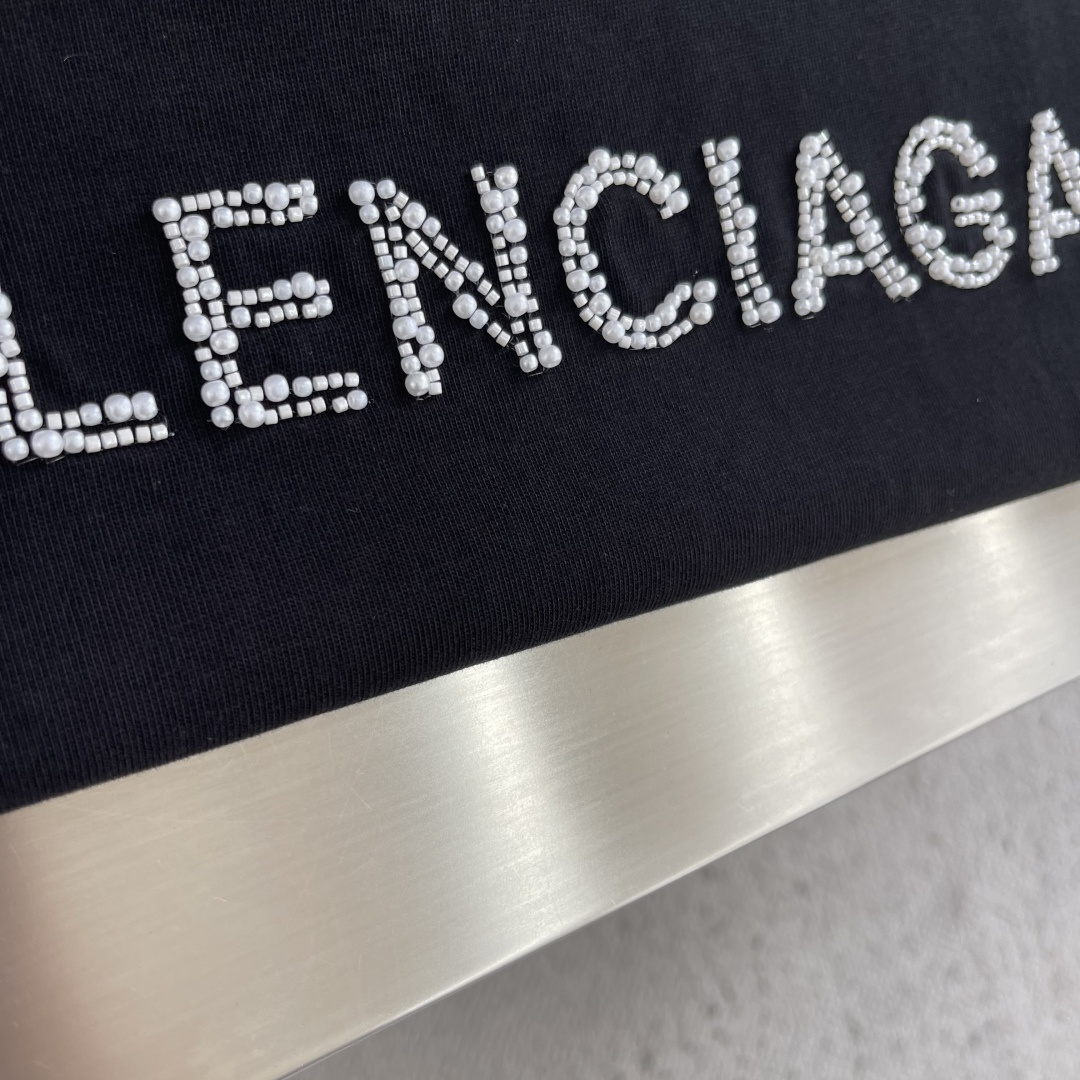 -Balenciag    2026SS春夏新品 经典珠管绣T恤，奢潮必备！甄选重磅精梳棉，软糯垂坠、透