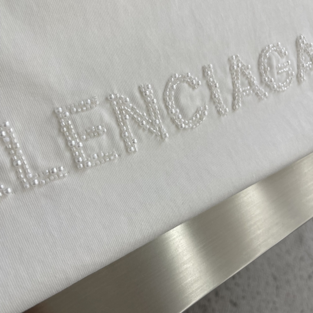 -Balenciag    2026SS春夏新品 经典珠管绣T恤，奢潮必备！甄选重磅精梳棉，软糯垂坠、透