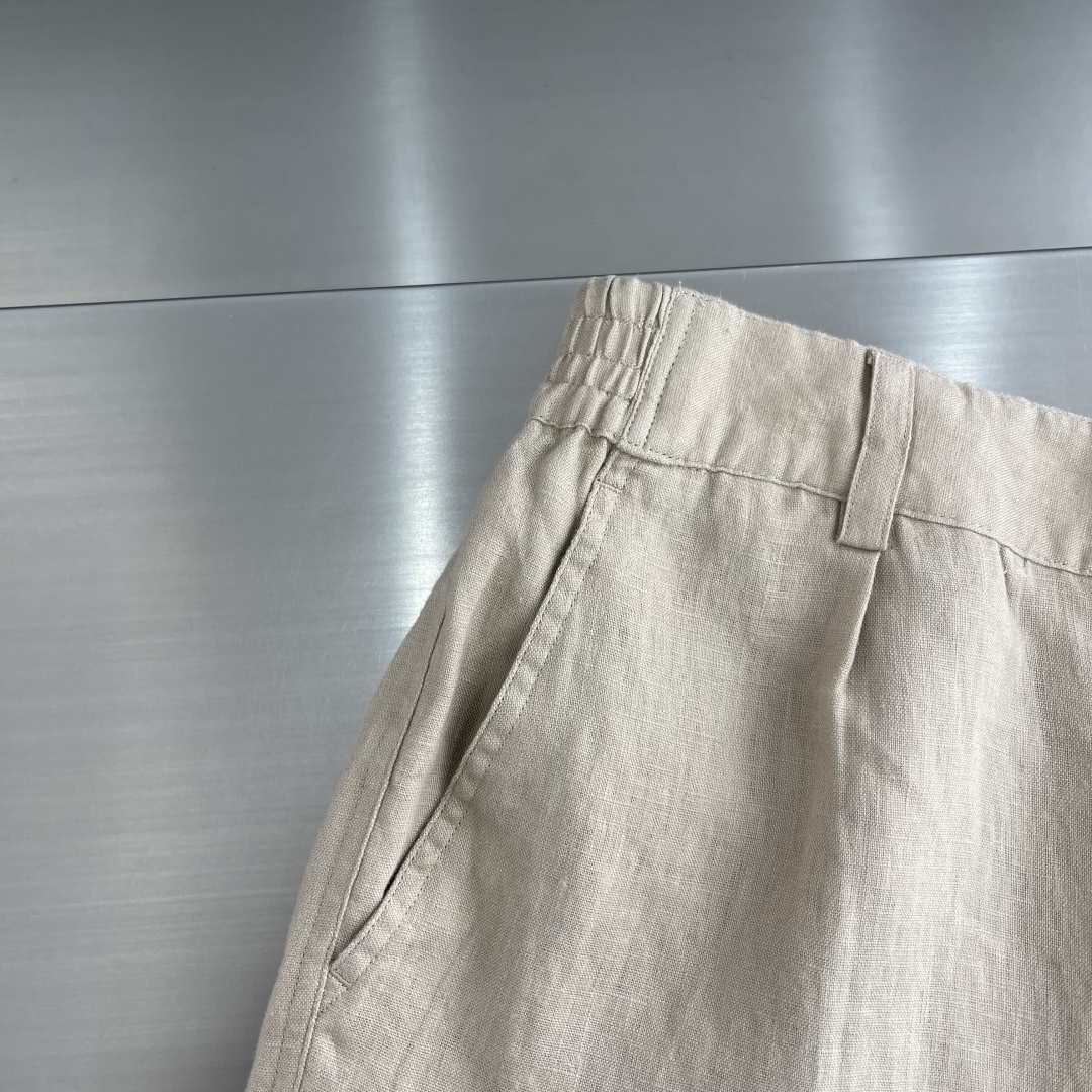 -Loro Piana     100%亚麻休闲短裤 意式老钱风的夏日松弛感甄选法国诺曼底产区100%高