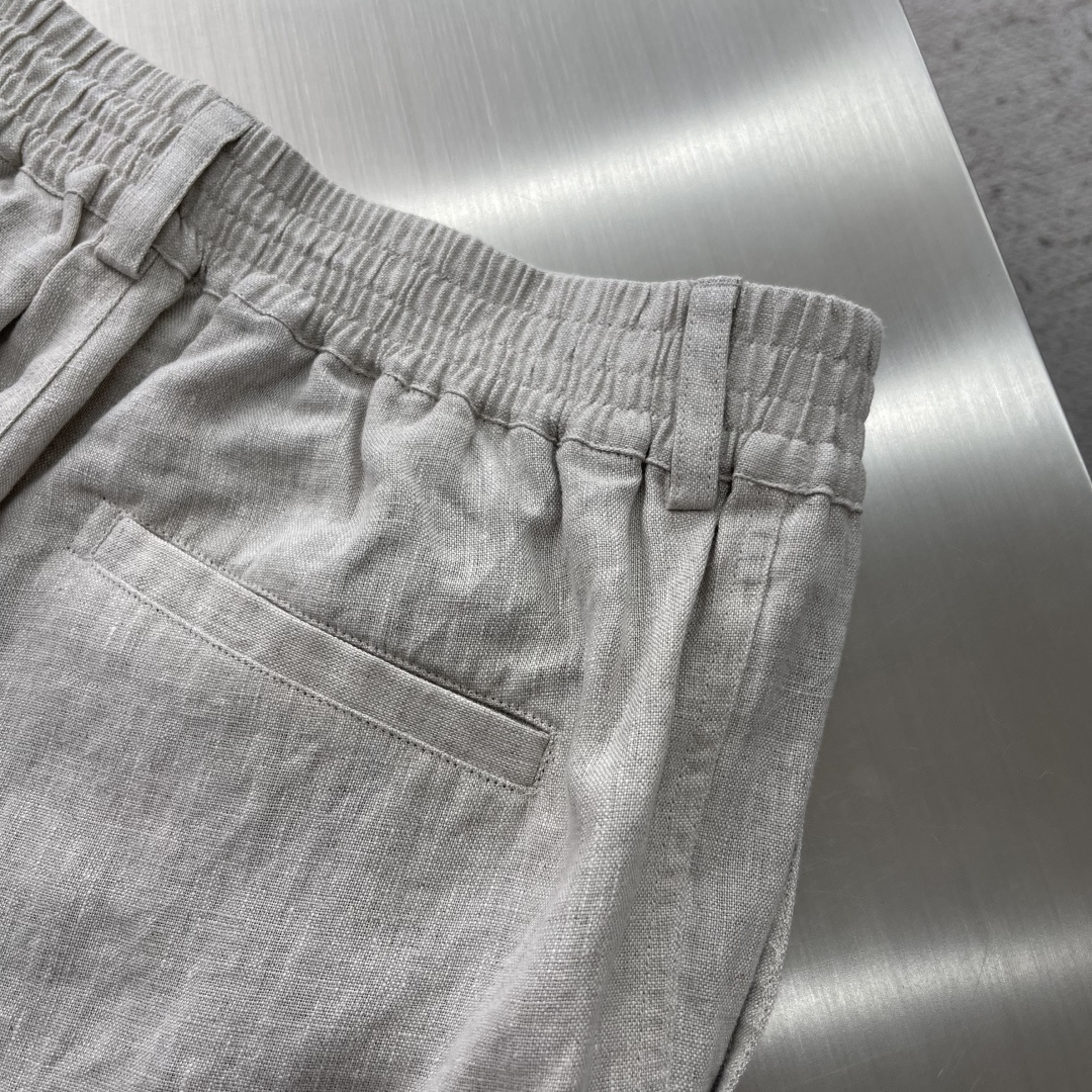 -Loro Piana     100%亚麻休闲短裤 意式老钱风的夏日松弛感甄选法国诺曼底产区100%高