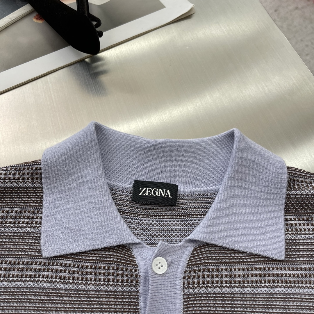 -Z Zegn    独特蟒纹针织立体提花纹理精选特定纱线含羊毛亚麻莱赛尔纤维三粒扣翻领针织短袖POLO
