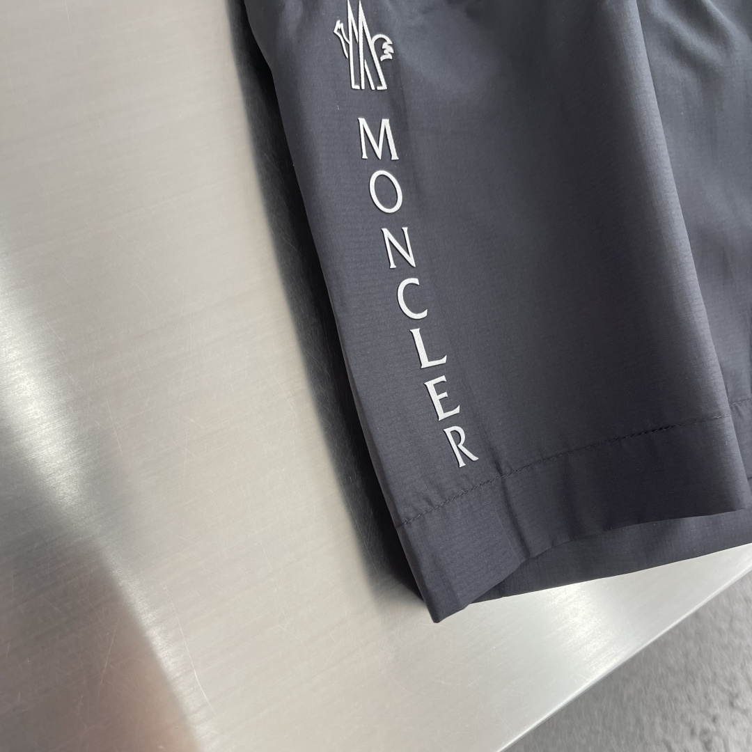 -mon     26年夏季新款短裤轻薄防风面料，透气舒适，夏天穿超合适！宽松版型+抽绳设计，松紧随心调