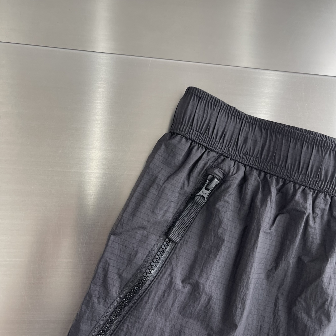 长裤-Stone Island   26ss夏季新款运动系列休闲裤卫裤 腰际抽绳款 侧边logo徽章点缀
