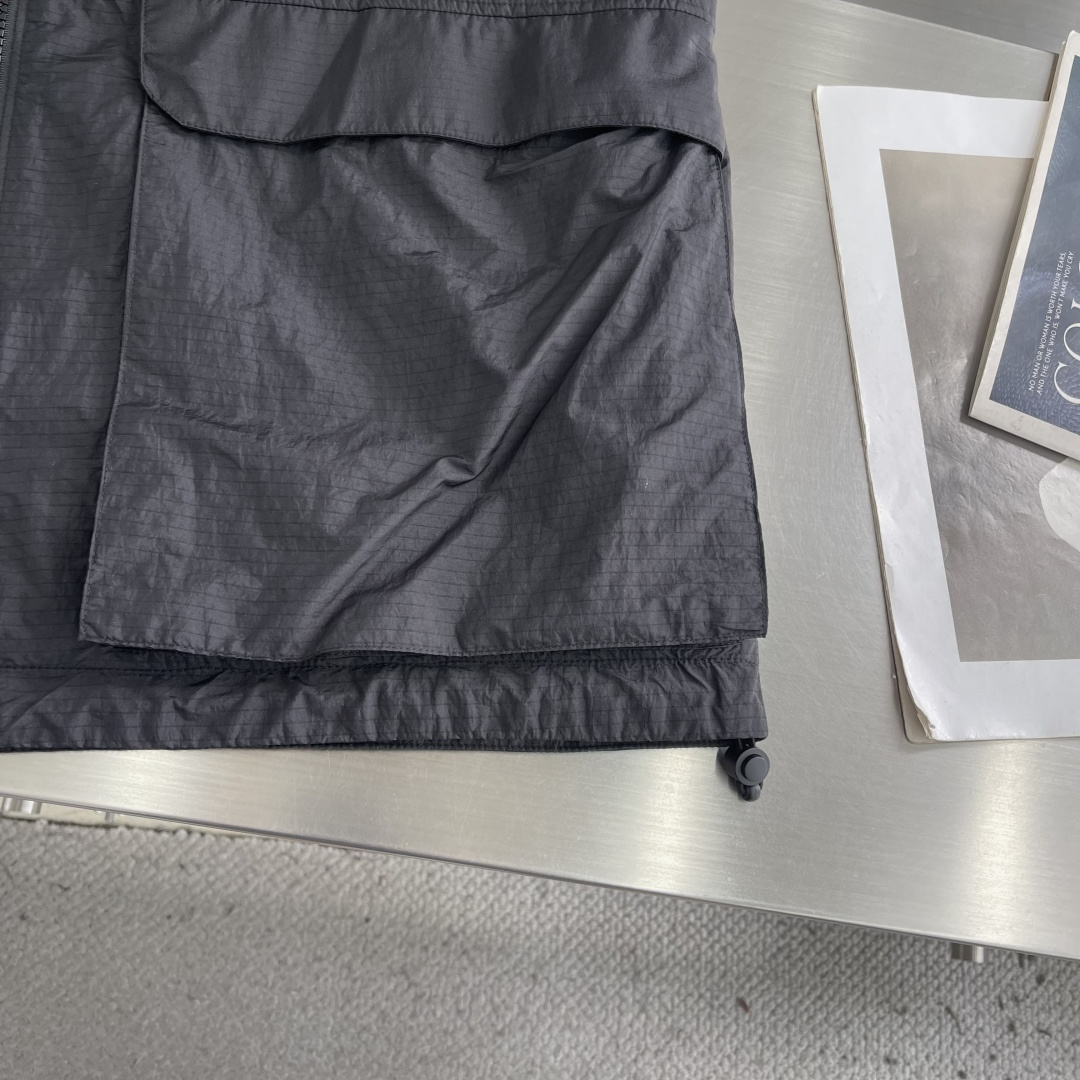 外套-Stone Island    2026最新款防晒服薄款夹克外套 最新款连帽设计防晒外套 经典元素