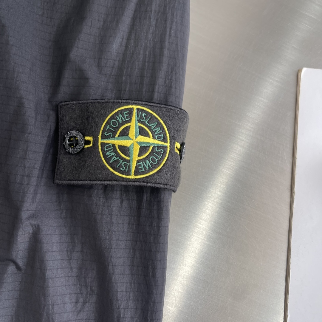 外套-Stone Island    2026最新款防晒服薄款夹克外套 最新款连帽设计防晒外套 经典元素