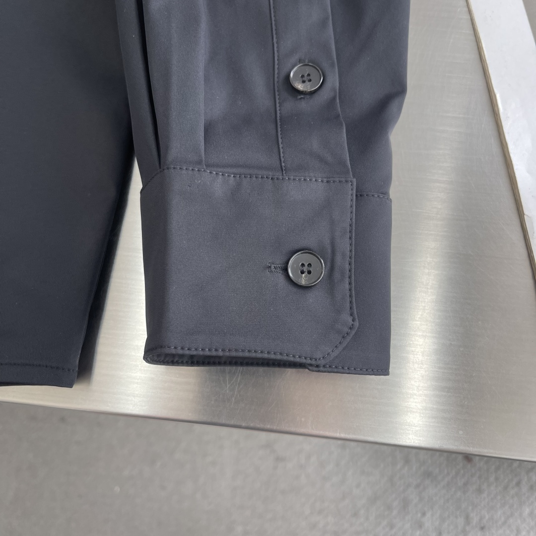 -PRAD     2026新款长袖衬衫 宽松版型 小翻领设计 全新的风格，展现的低调优雅、从容稳重的卓