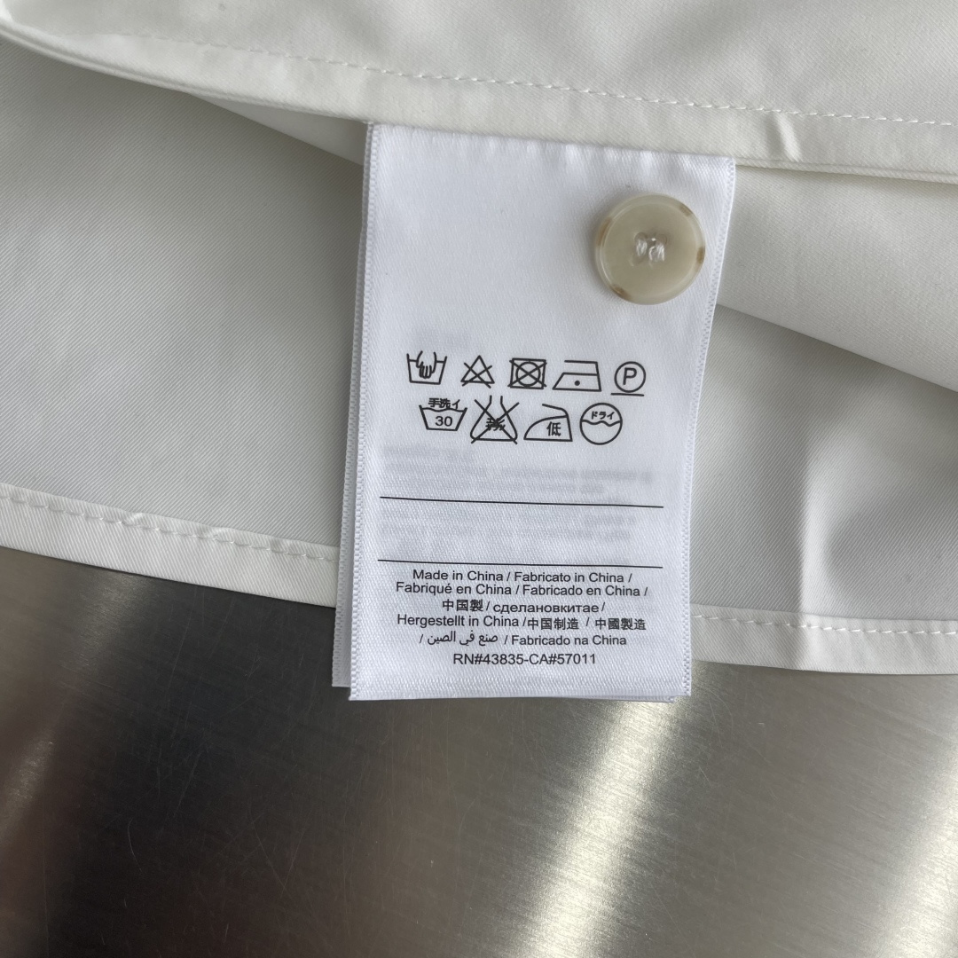 -PRAD     2026新款长袖衬衫 宽松版型 小翻领设计 全新的风格，展现的低调优雅、从容稳重的卓