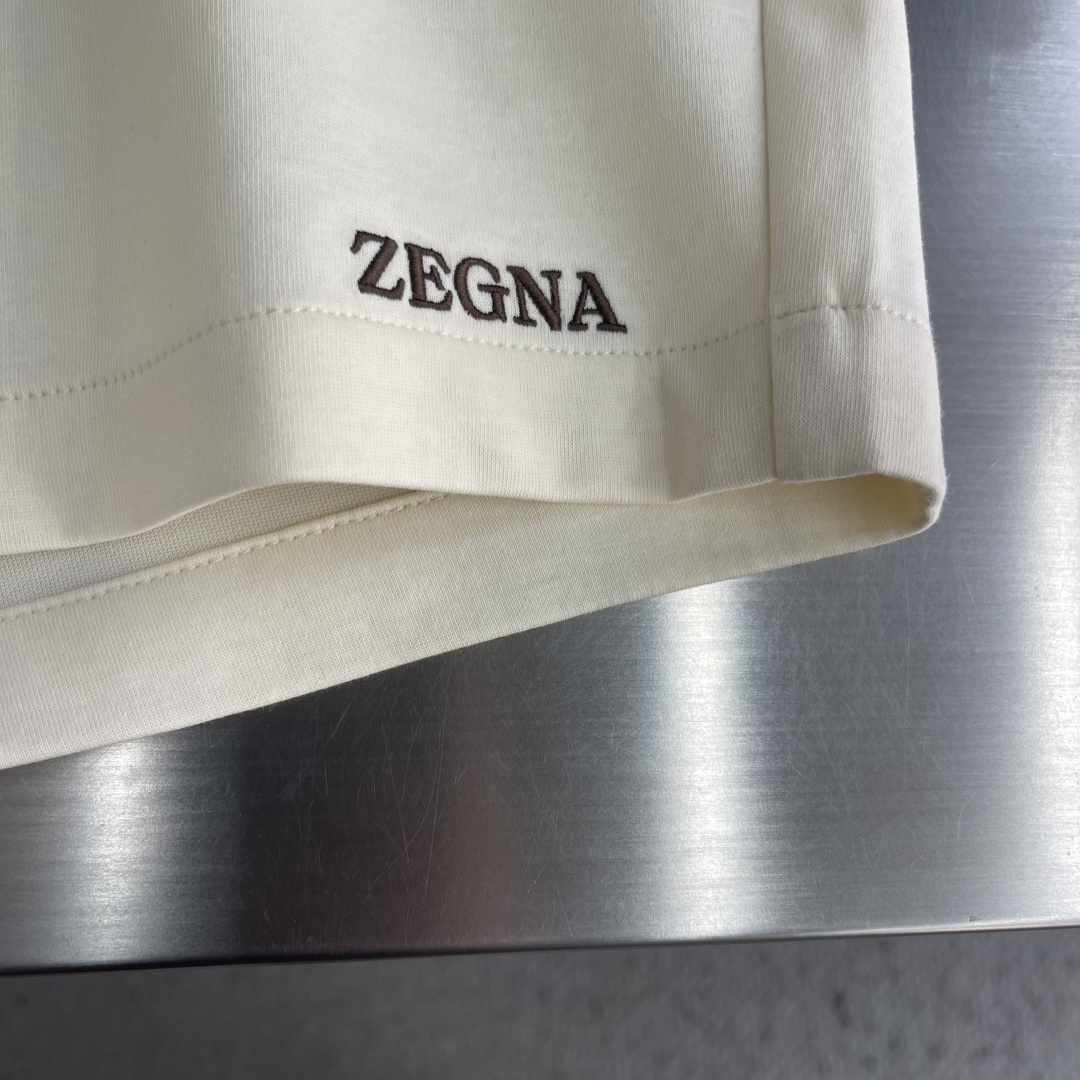 -Z Zegn     26SS款新款短裤这款短裤采用优质涤棉混纺基材，融合高弹氨纶纤维织造而成，面料肌