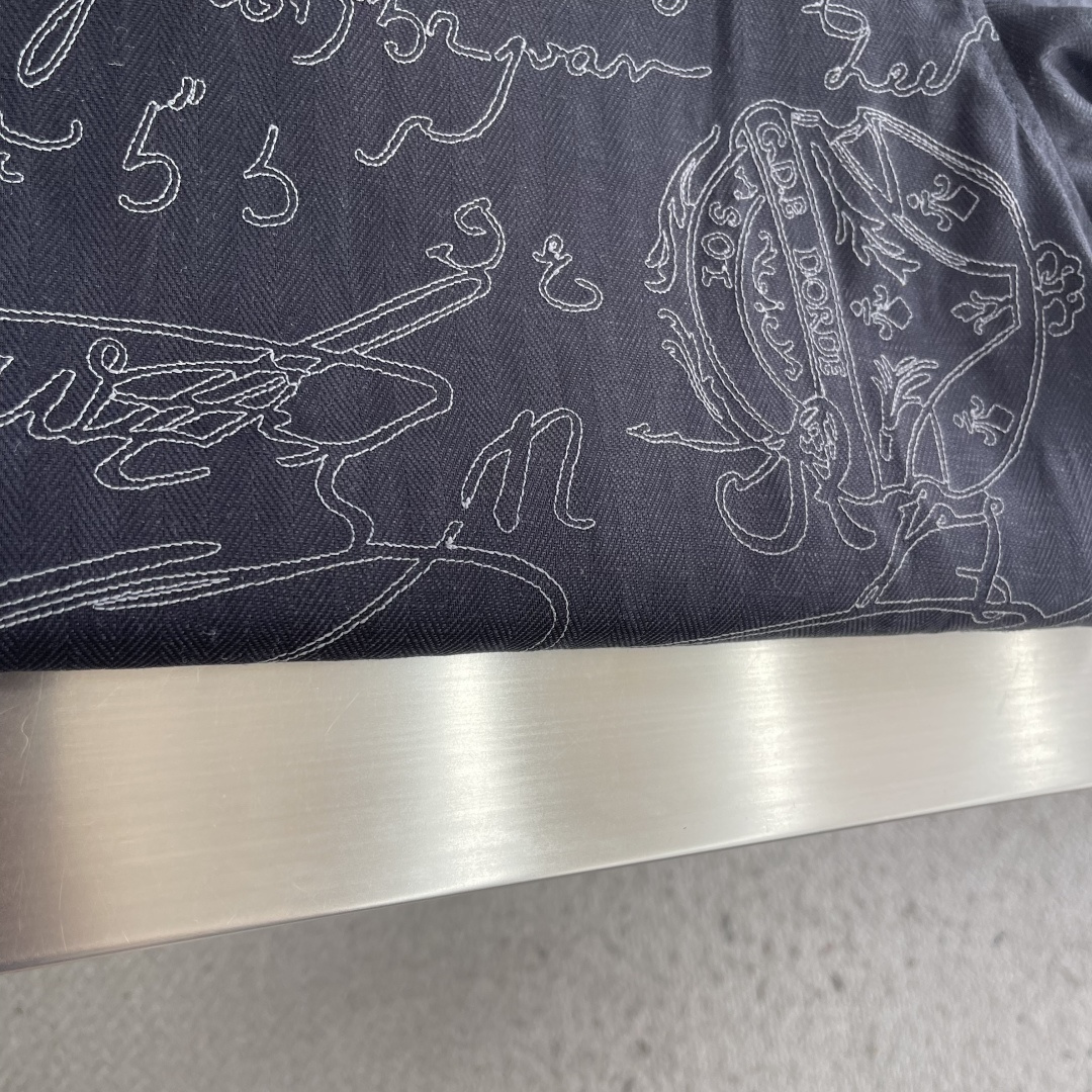整套  -Loro Piana    2026春夏男士套装，最新的贸易订单全品相！！网红款！上身舒适透气