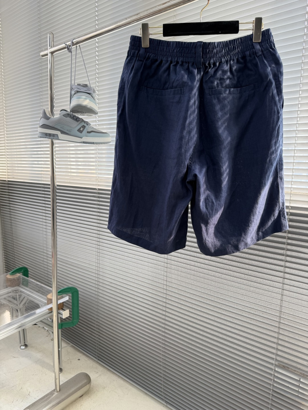 -Loro Piana     100%亚麻休闲短裤 意式老钱风的夏日松弛感甄选法国诺曼底产区100%高
