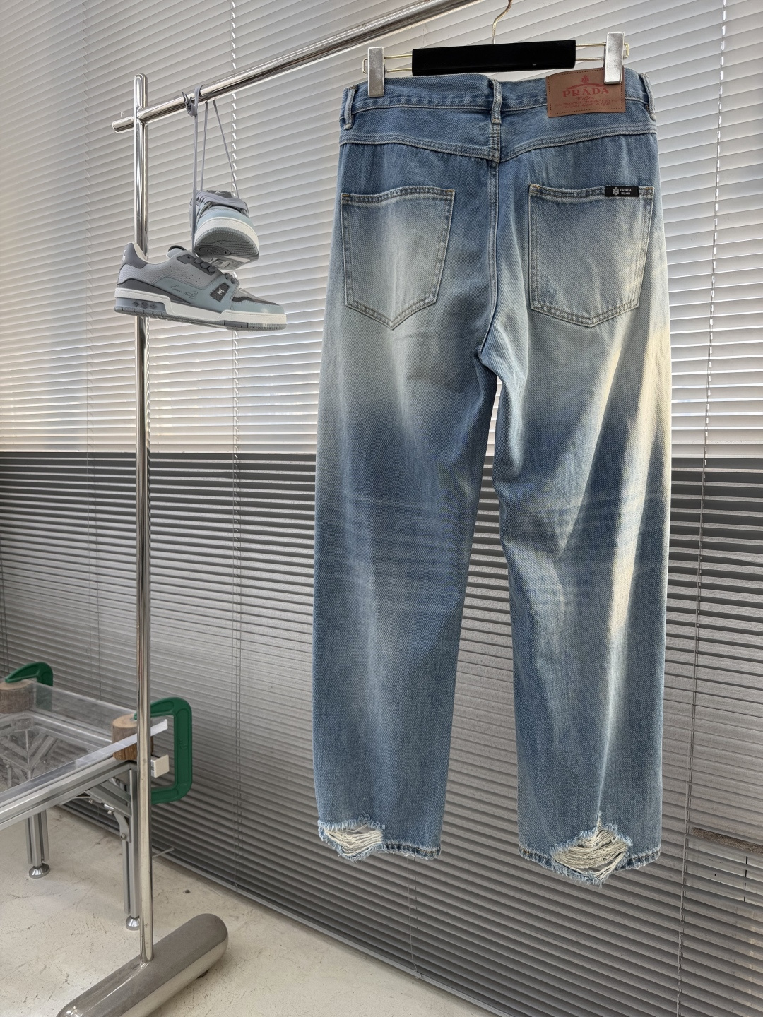 -PRAD    春夏潮流宽松牛仔裤👖宽松版直简👖超薄细柔棉✅透气舒适感十足 专柜款复刻 牛货对品控细节