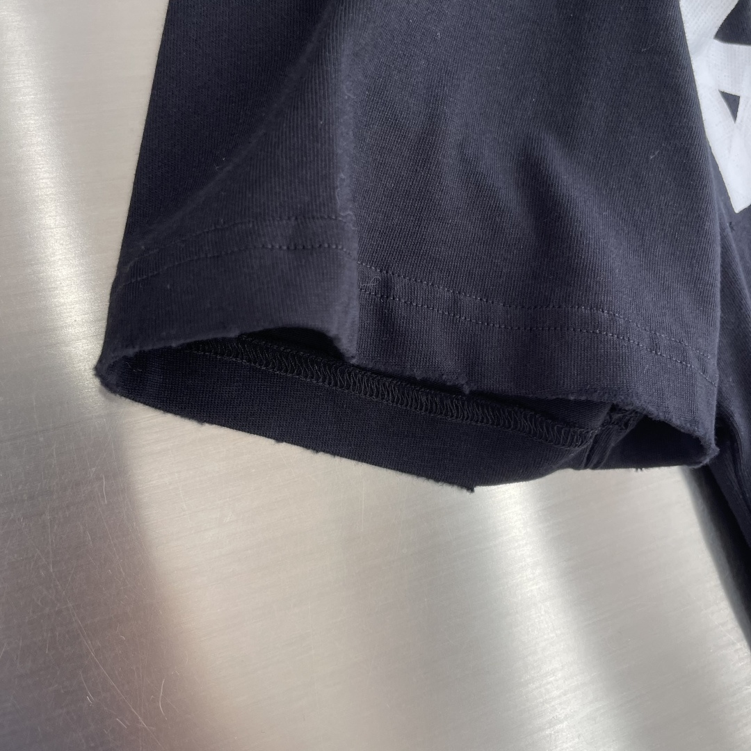 -Balenciag      胶带系列新款t恤，纯棉面料，重工做旧洗水工艺，进口双色胶印重印，设计感十