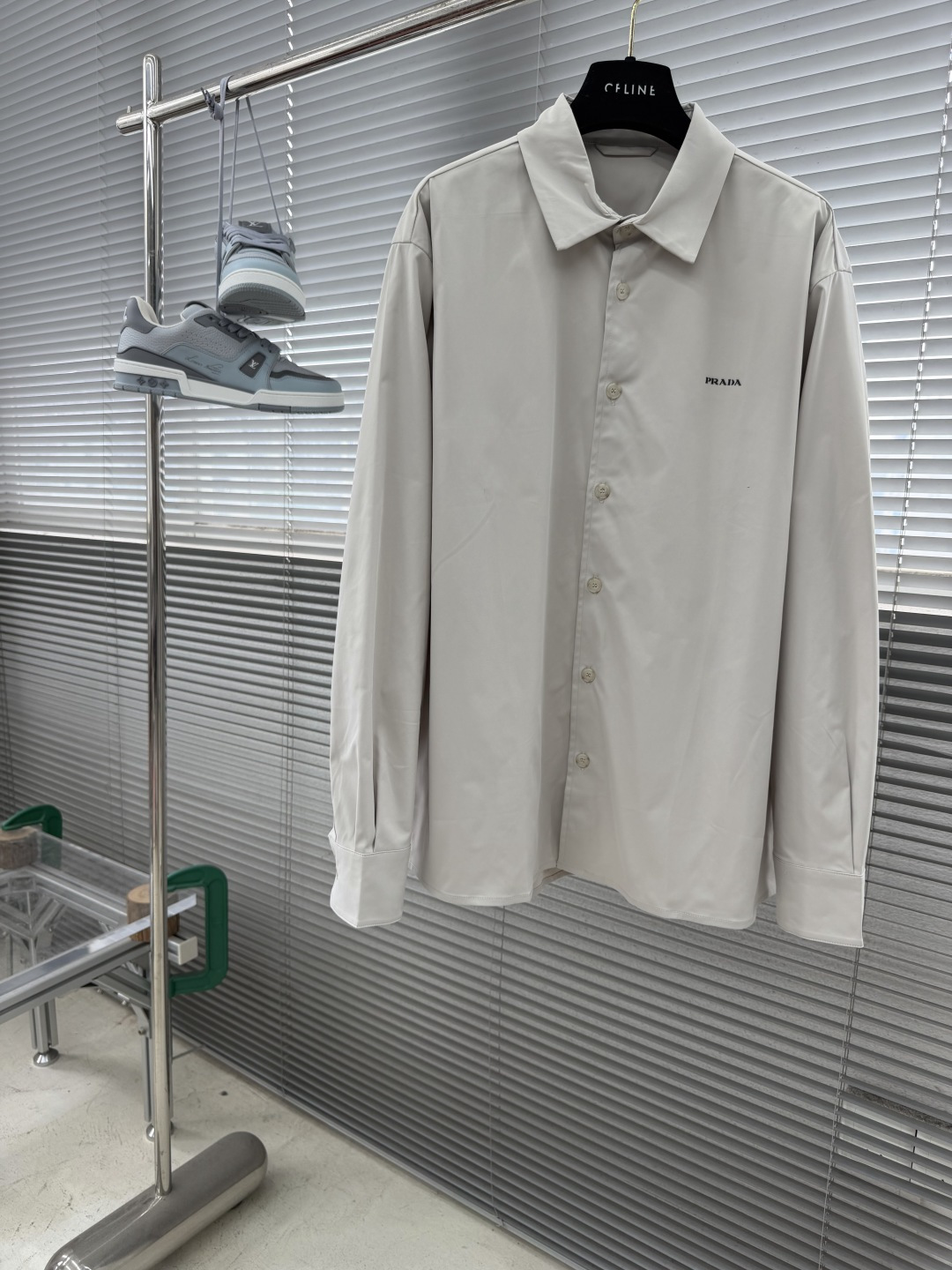 -PRAD     2026新款长袖衬衫 宽松版型 小翻领设计 全新的风格，展现的低调优雅、从容稳重的卓