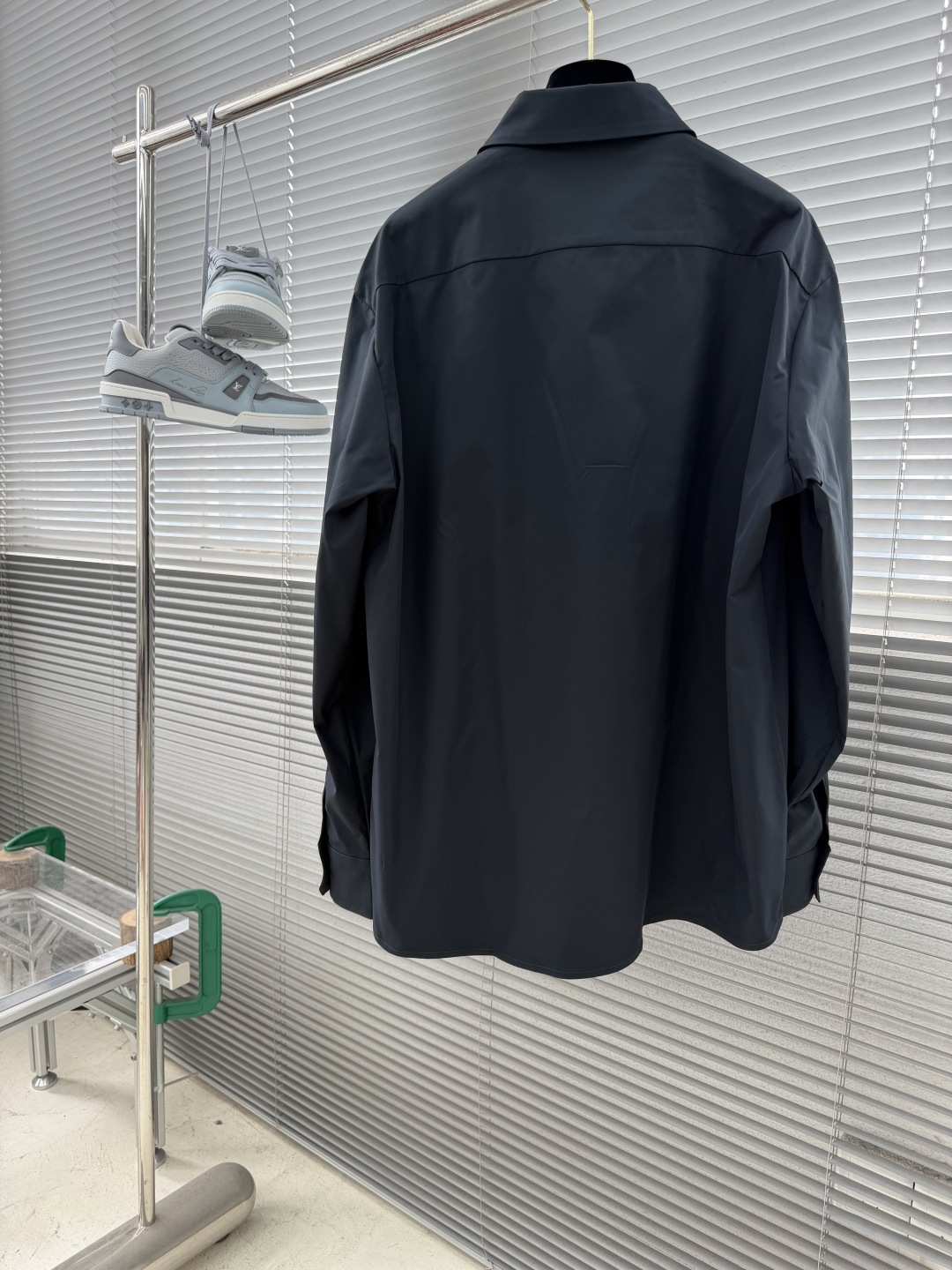 -PRAD     2026新款长袖衬衫 宽松版型 小翻领设计 全新的风格，展现的低调优雅、从容稳重的卓