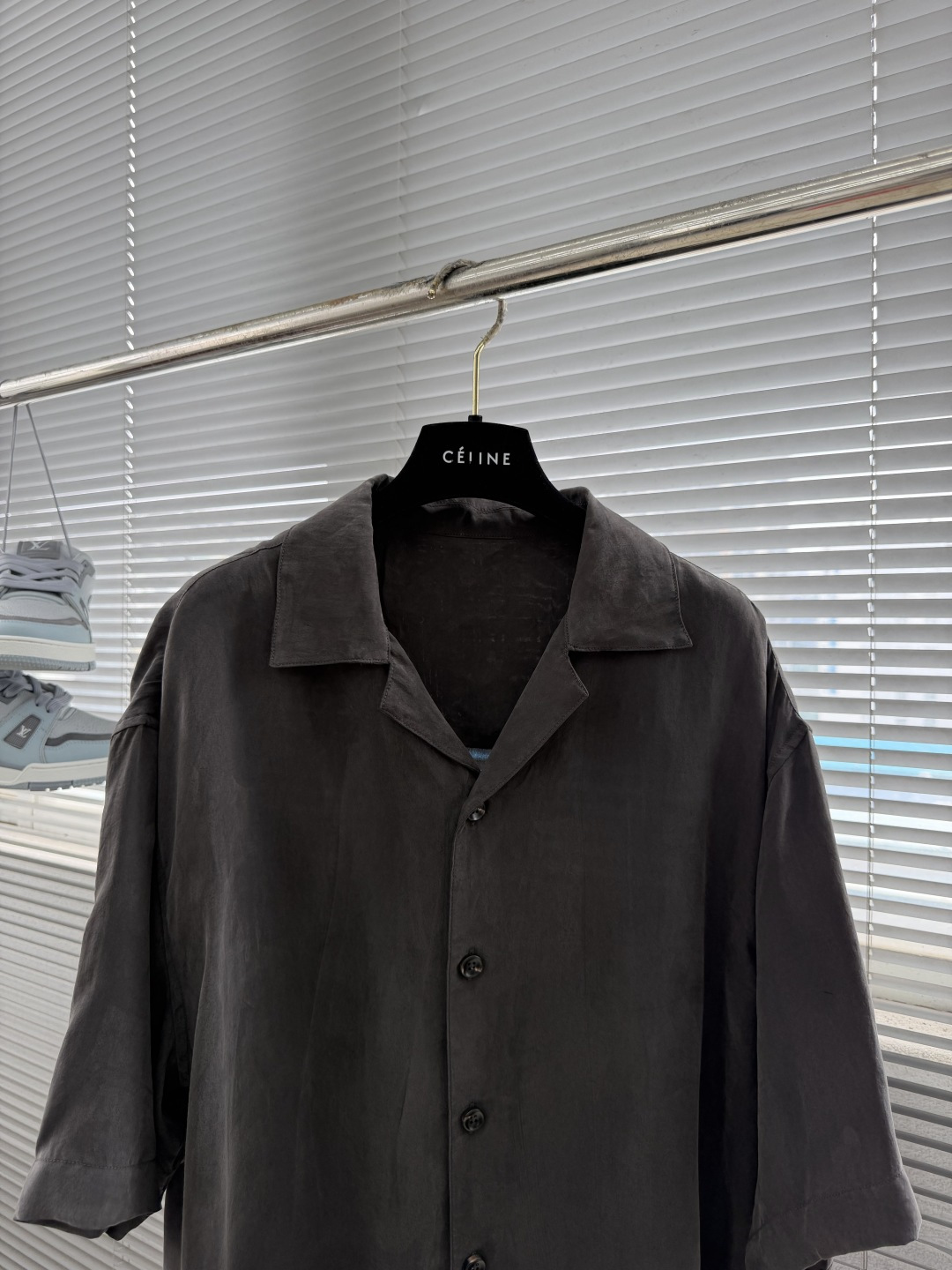 -Loro Piana     2026春夏翻领男士真丝短袖衬衫 可商务可休闲 采用100%铜氨丝面料，
