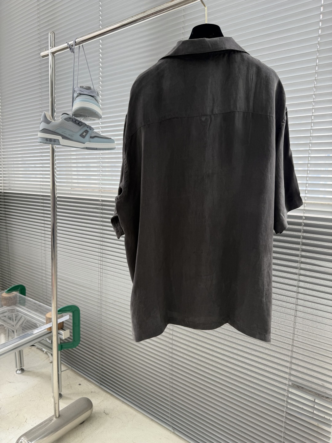 -Loro Piana     2026春夏翻领男士真丝短袖衬衫 可商务可休闲 采用100%铜氨丝面料，