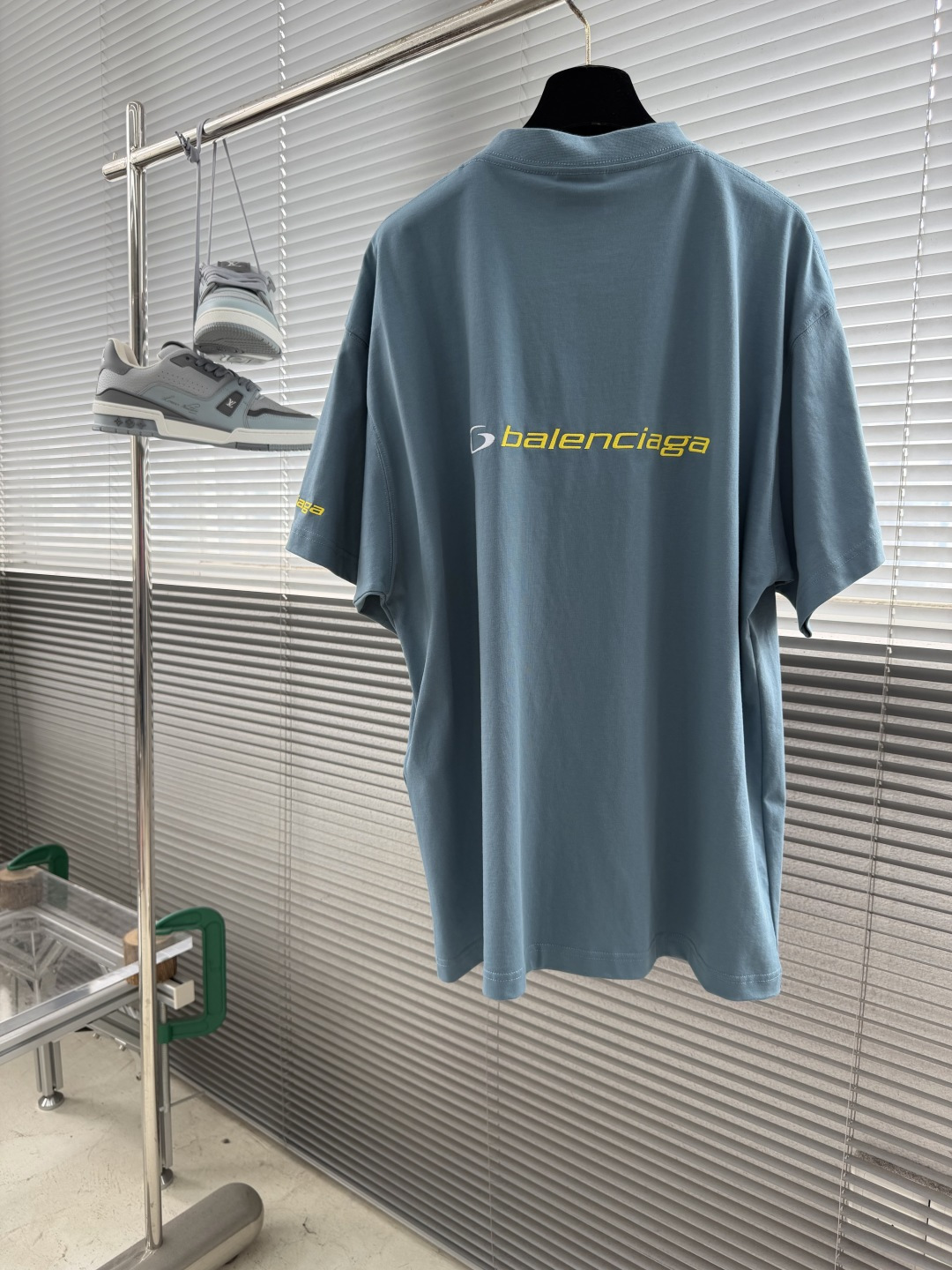 -Balenciag     SS26新款 蓝黄单环logo刺绣短袖 码数:S M L尺码	衣长	胸围 