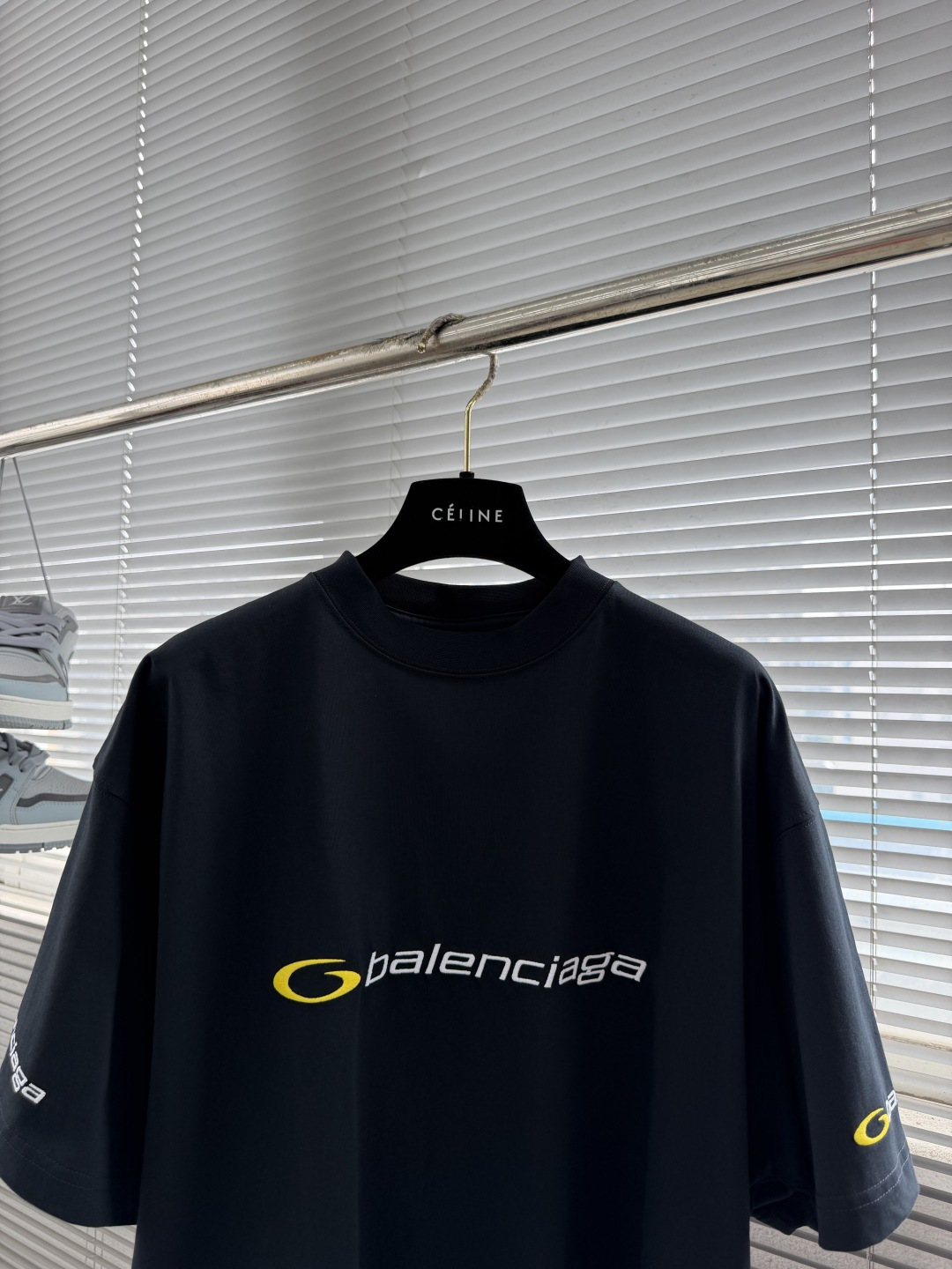 -Balenciag     SS26新款 蓝黄单环logo刺绣短袖 码数:S M L尺码	衣长	胸围 