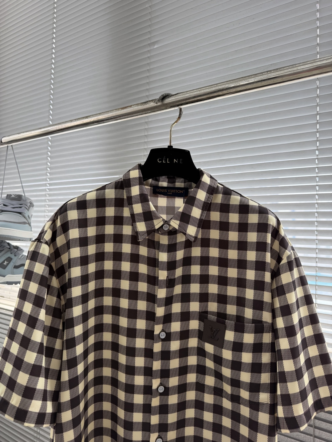 -驴牌    26新款春季系列 DAMIER 提花短袖侧开衩 衬衫 男款码数：S.M.L.XL尺码	衣长
