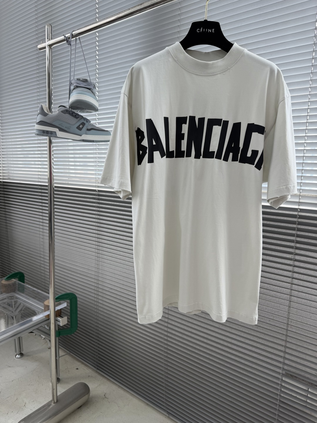 -Balenciag      胶带系列新款t恤，纯棉面料，重工做旧洗水工艺，进口双色胶印重印，设计感十