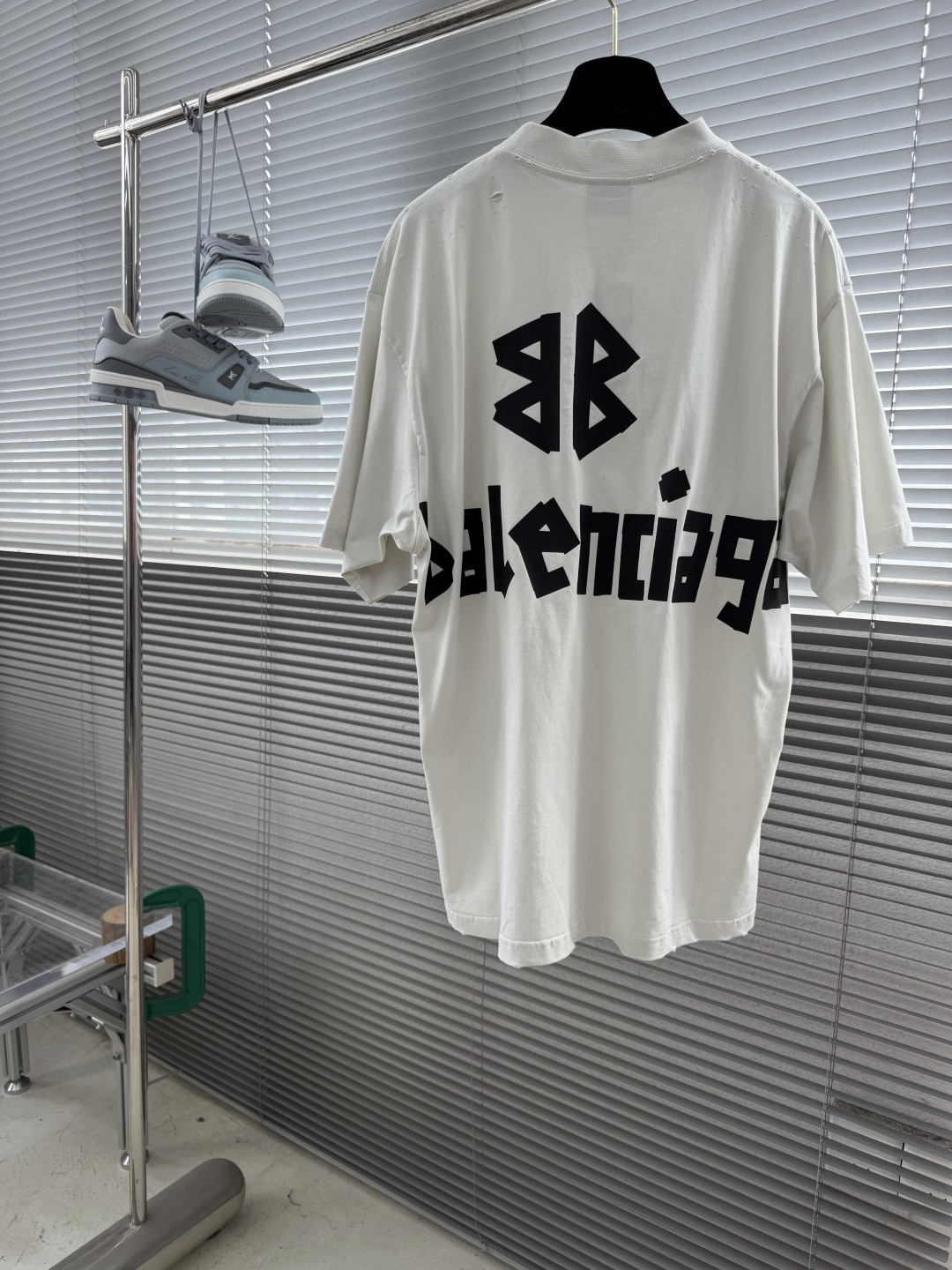 -Balenciag      胶带系列新款t恤，纯棉面料，重工做旧洗水工艺，进口双色胶印重印，设计感十