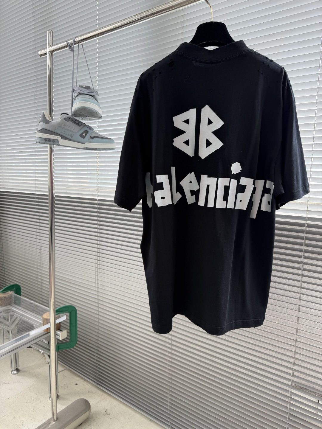 -Balenciag      胶带系列新款t恤，纯棉面料，重工做旧洗水工艺，进口双色胶印重印，设计感十